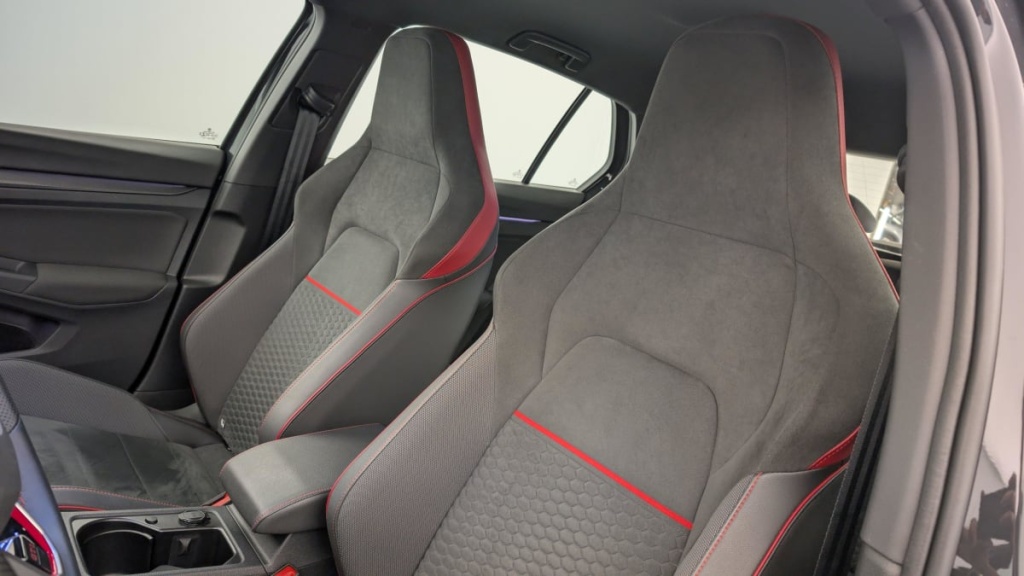 VOLKSWAGEN GOLF 8 2.0 TSI 300 DSG7 GTI CLUBSPORT - ref: 1-340179 - Photo 16