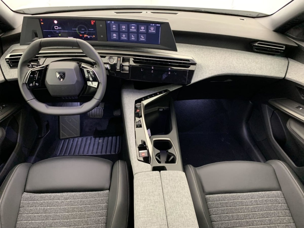 PEUGEOT 3008 Hybrid 145 e-DCS6 Allure - ref: 1-340411 - Photo 12