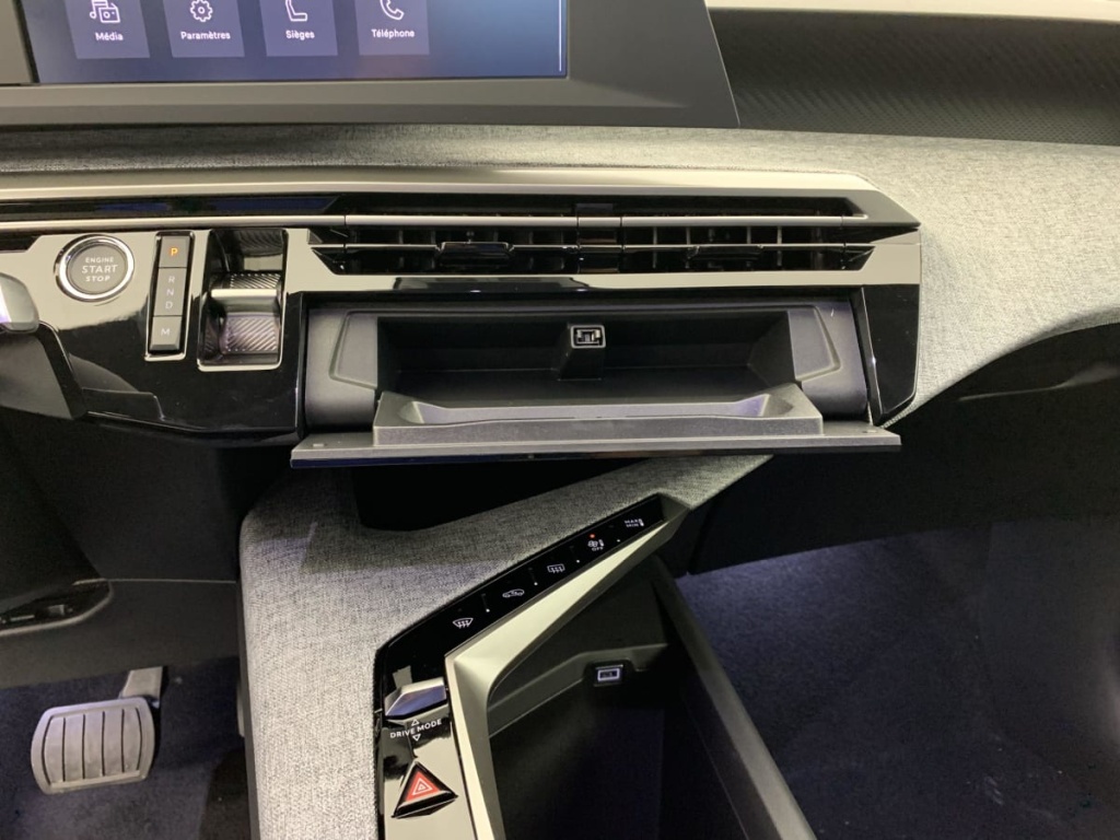 PEUGEOT 3008 Hybrid 145 e-DCS6 Allure - ref: 1-340416 - Photo 19