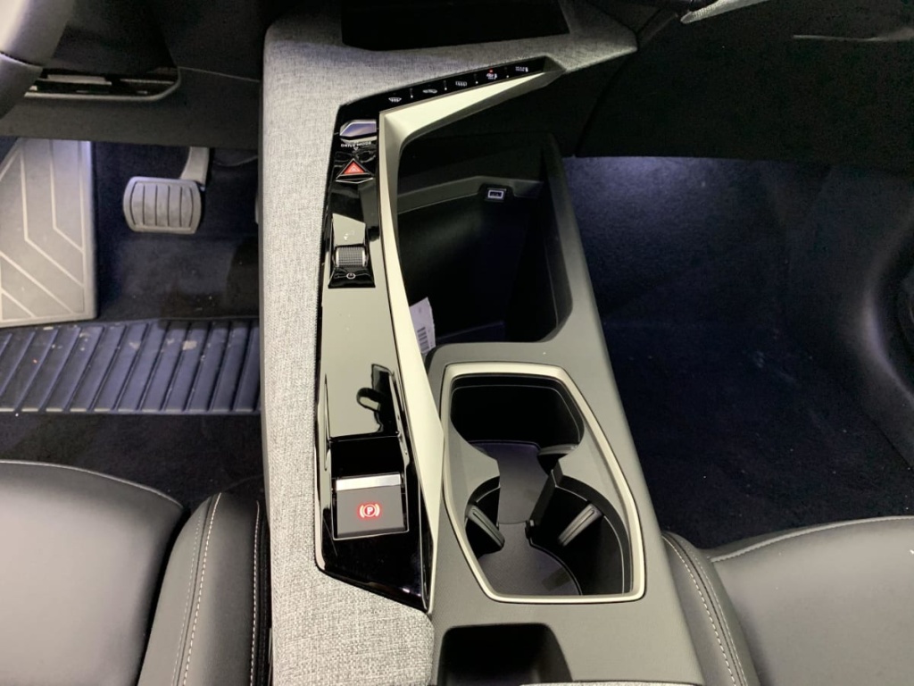 PEUGEOT 3008 Hybrid 145 e-DCS6 Allure - ref: 1-340416 - Photo 20