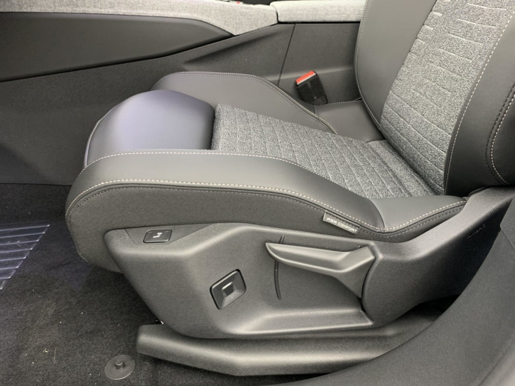 PEUGEOT 3008 Hybrid 145 e-DCS6 Allure - ref: 1-340421 - Photo 17