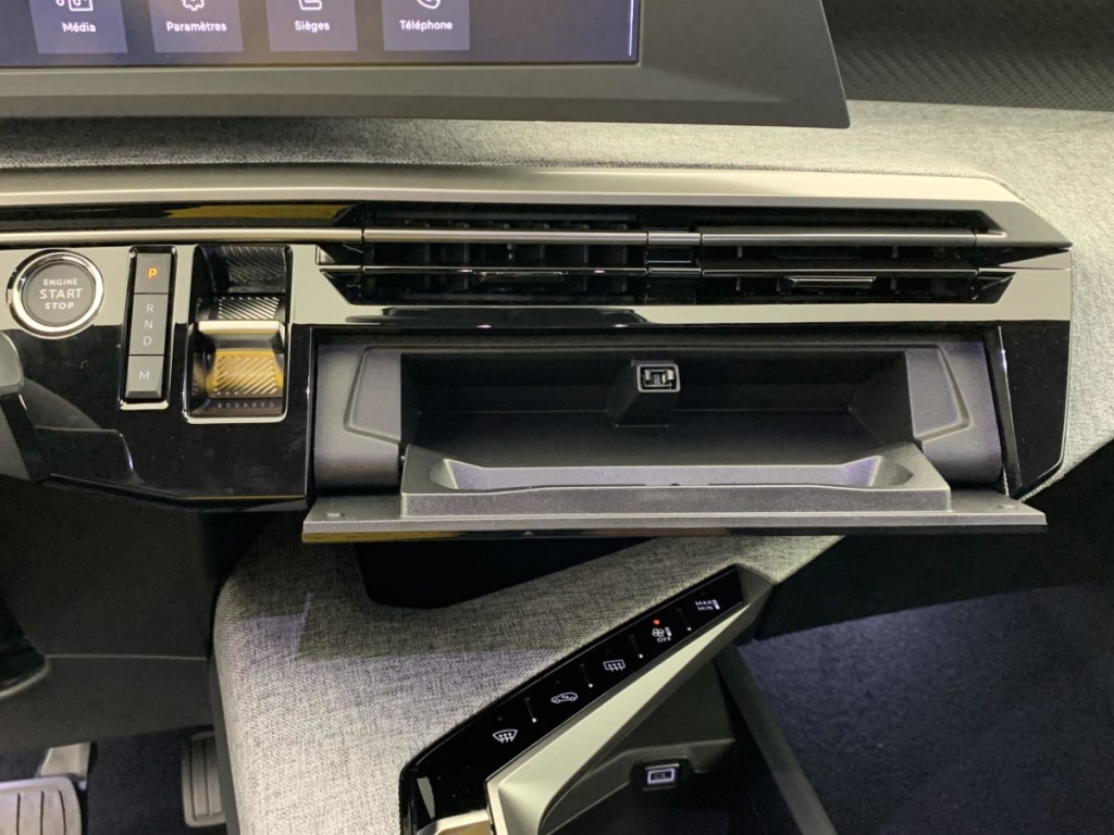 PEUGEOT 3008 Hybrid 145 e-DCS6 Allure - ref: 1-340434 - Photo 18