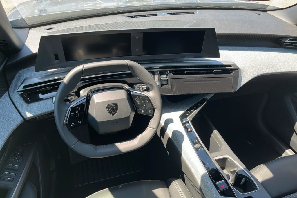 PEUGEOT 3008 Hybrid 145 e-DCS6 Allure - ref: 1-340438 - Photo 13