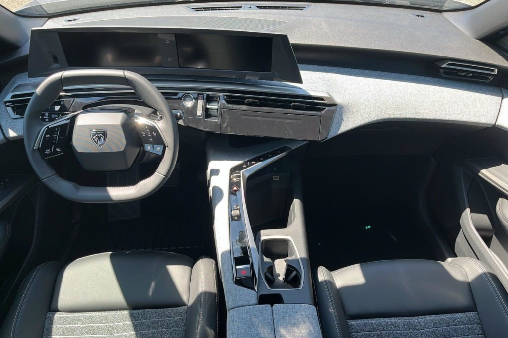 PEUGEOT 3008 Hybrid 145 e-DCS6 Allure - ref: 1-340440 - Photo 12