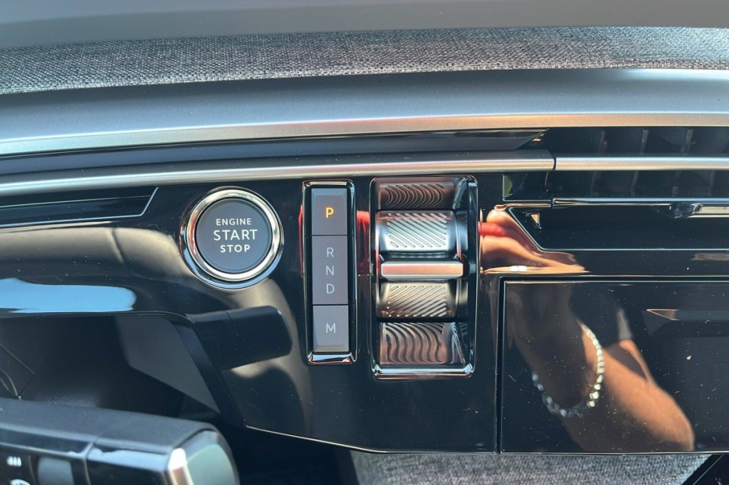 PEUGEOT 3008 Hybrid 145 e-DCS6 Allure - ref: 1-340473 - Photo 16