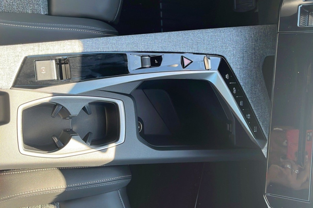 PEUGEOT 3008 Hybrid 145 e-DCS6 Allure - ref: 1-340473 - Photo 17