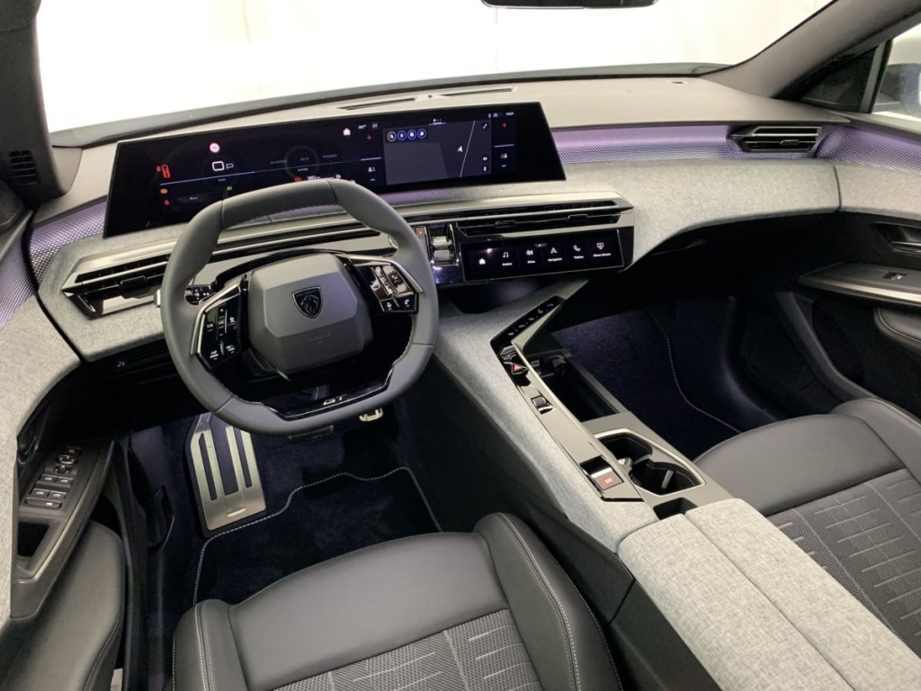 PEUGEOT 3008 Hybrid 145 e-DCS6 GT - ref: 1-340552 - Photo 15