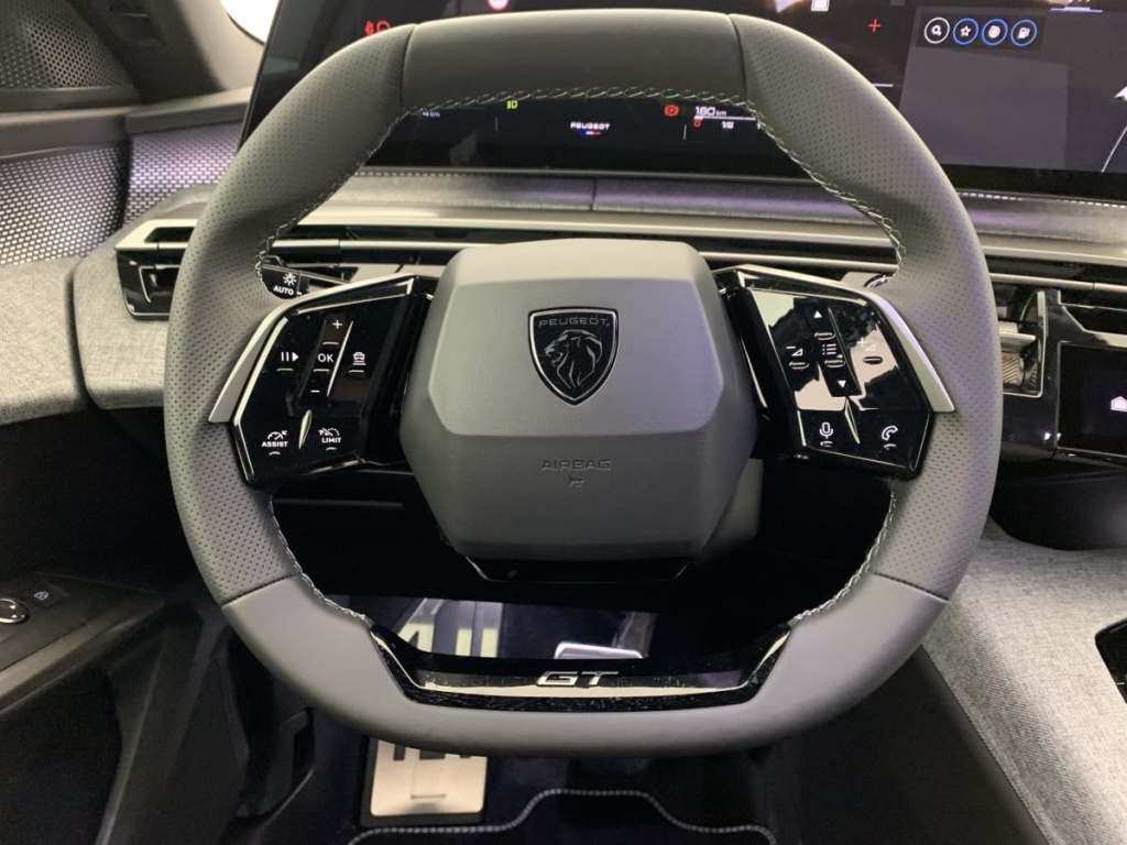 PEUGEOT 3008 Hybrid 145 e-DCS6 GT - ref: 1-340556 - Photo 16