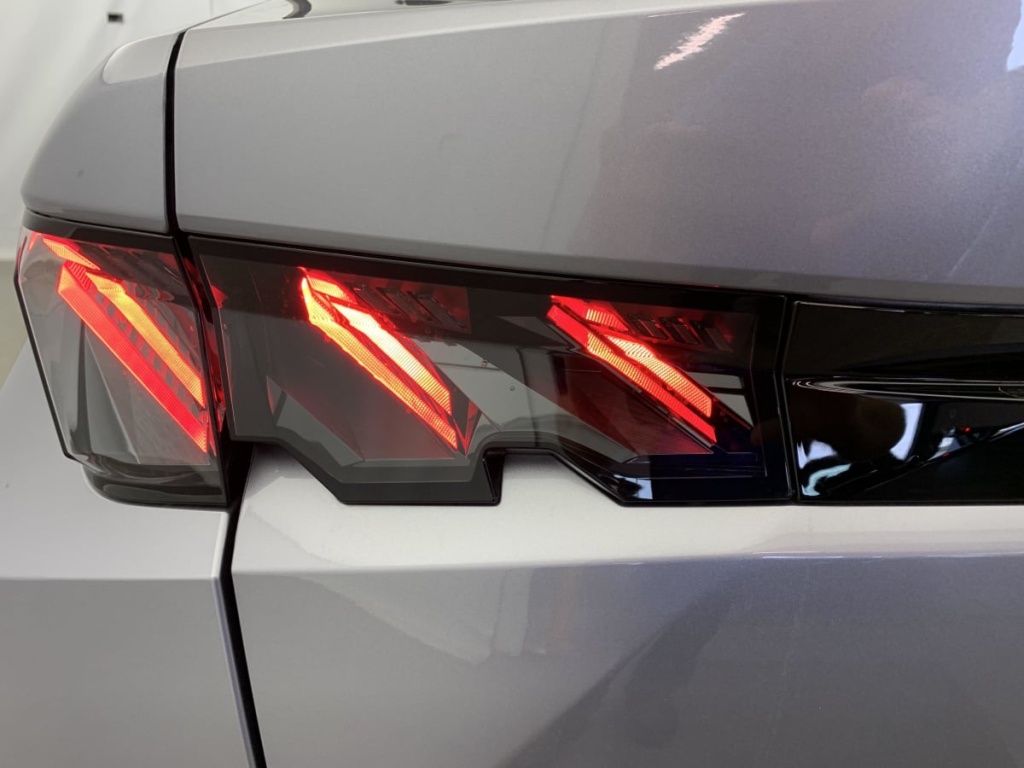 PEUGEOT 3008 Hybrid 145 e-DCS6 GT - ref: 1-340571 - Photo 13