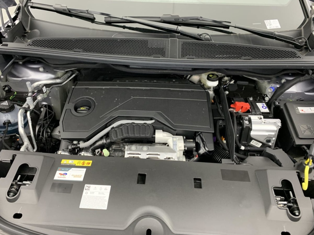 PEUGEOT 3008 Hybrid 145 e-DCS6 GT - ref: 1-340572 - Photo 12