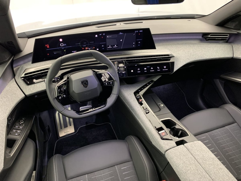 PEUGEOT 3008 Hybrid 145 e-DCS6 GT - ref: 1-340572 - Photo 13