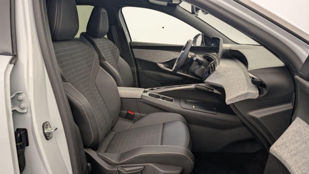 PEUGEOT 3008 HYBRID 136 E-DCS6 ALLURE - ref: 1-341716 - Photo 9