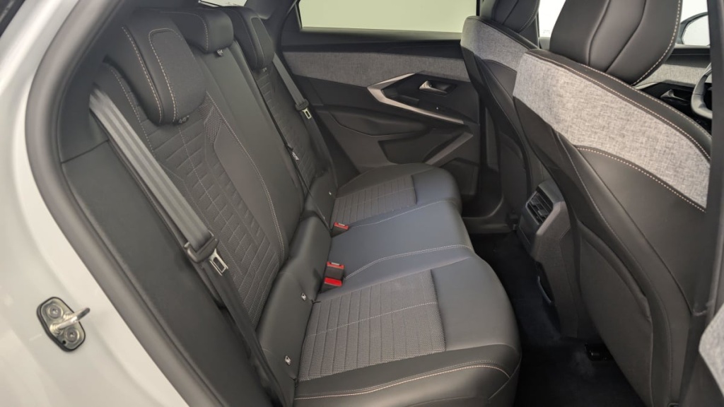 PEUGEOT 3008 HYBRID 136 E-DCS6 ALLURE - ref: 1-341717 - Photo 10