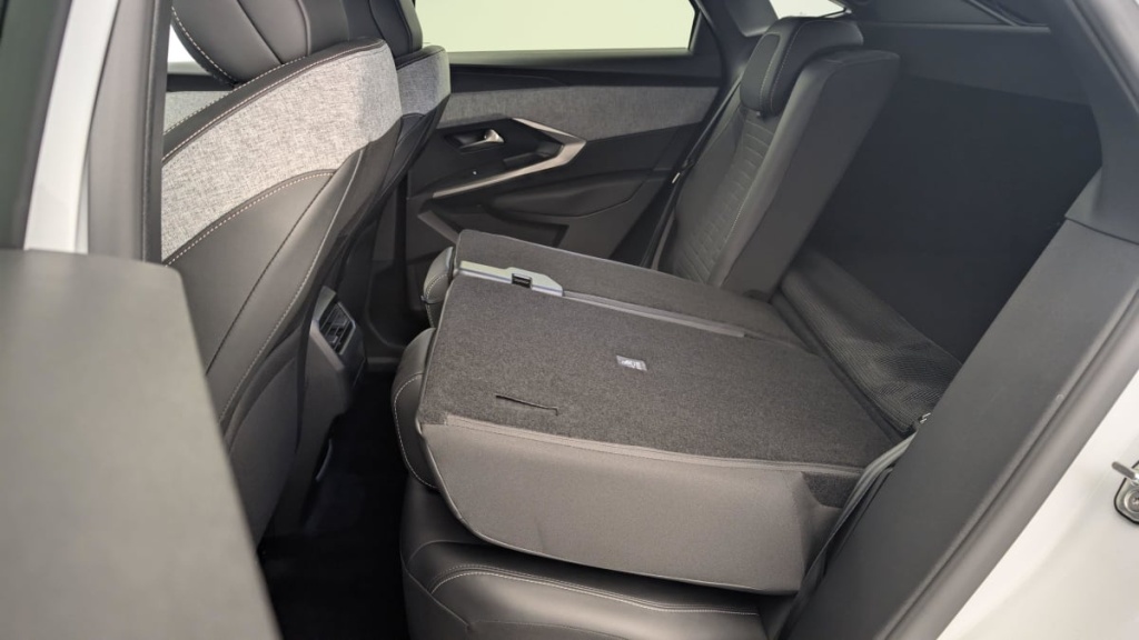 PEUGEOT 3008 HYBRID 136 E-DCS6 ALLURE - ref: 1-341717 - Photo 12