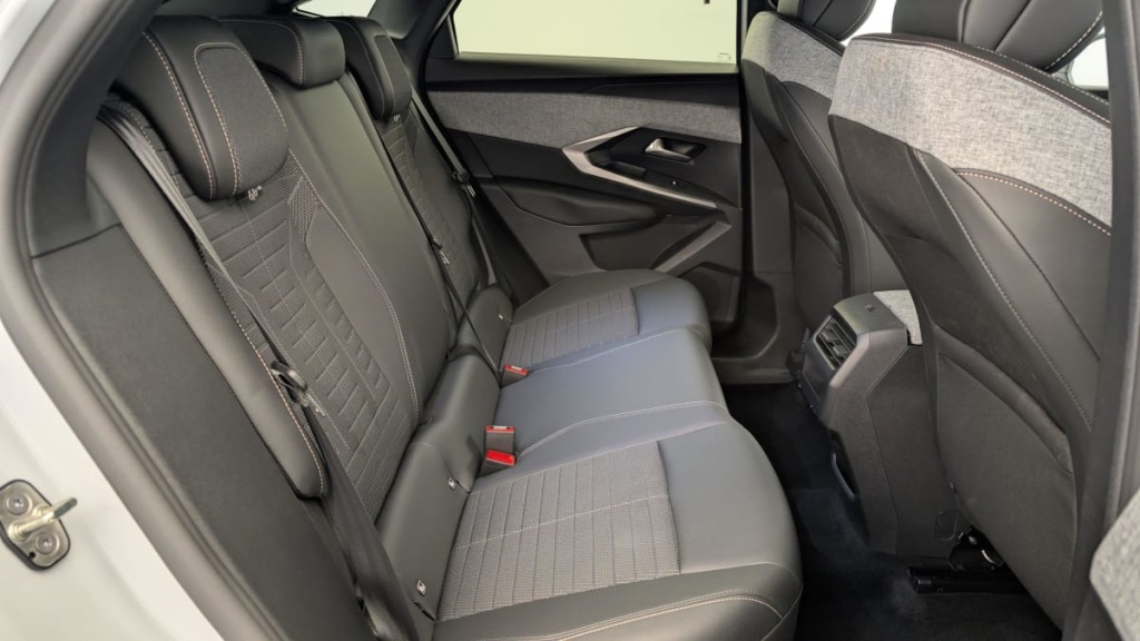 PEUGEOT 3008 HYBRID 136 E-DCS6 ALLURE - ref: 1-341718 - Photo 10