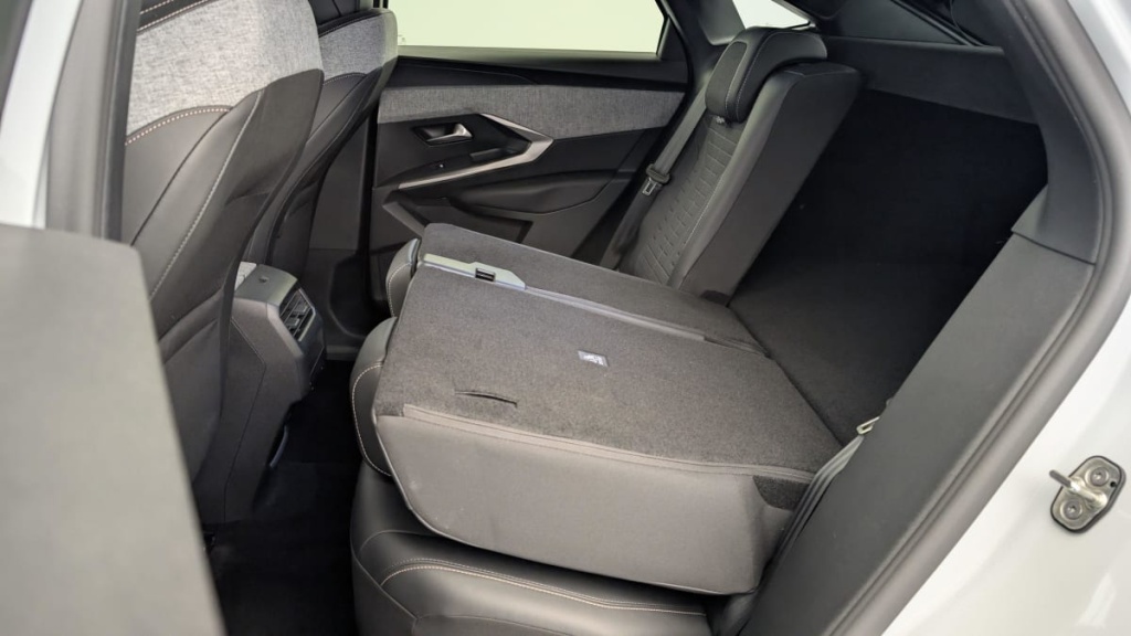 PEUGEOT 3008 HYBRID 136 E-DCS6 ALLURE - ref: 1-341718 - Photo 12