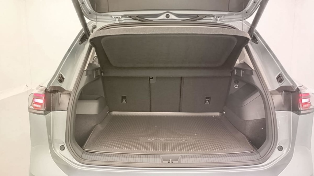 VOLKSWAGEN TIGUAN NOUVEAU 1.5 eTSI 150CV DSG7 LIFE PLUS - ref: 1-342062 - Photo 9