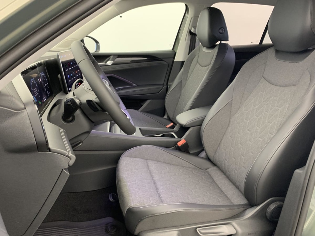 VOLKSWAGEN TIGUAN NOUVEAU 1.5 eTSI 150CV DSG7 LIFE PLUS - ref: 1-342292 - Photo 17