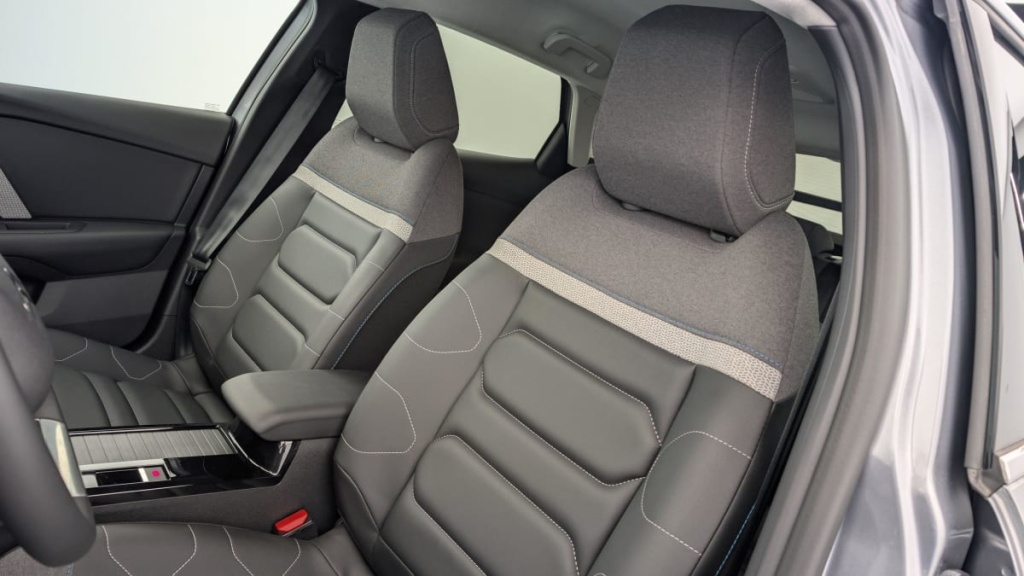 CITROEN C4 PureTech 130 EAT8 Max - ref: 1-342564 - Photo 16