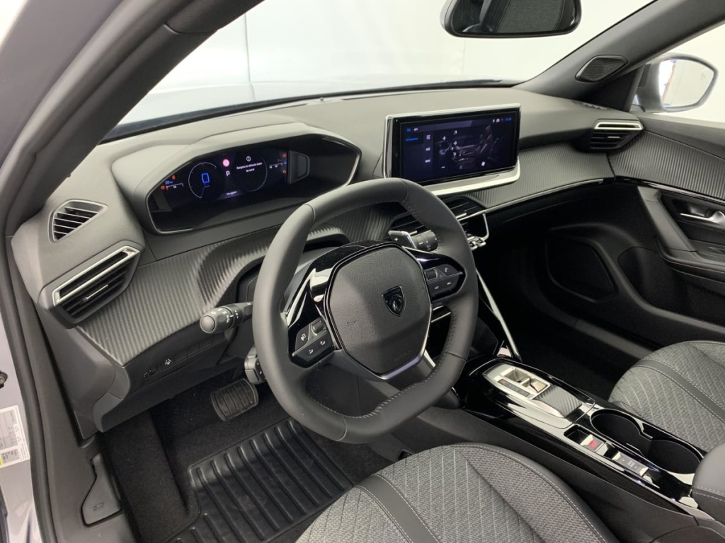 PEUGEOT 2008 Hybrid 145 e-DCS6 Allure - ref: 1-342697 - Photo 15