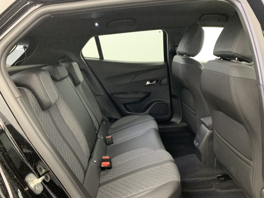 PEUGEOT 2008 Hybrid 145 e-DCS6 Allure - ref: 1-342709 - Photo 10