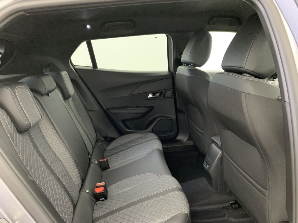 PEUGEOT 2008 Hybrid 145 e-DCS6 Allure - ref: 1-342711 - Photo 10