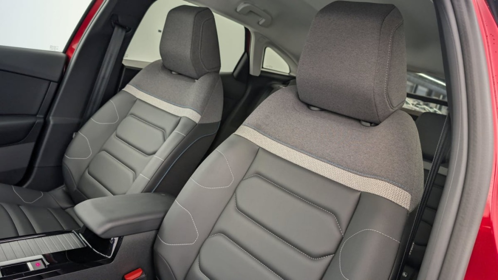 CITROEN C4 PureTech 130 EAT8 Max - ref: 1-342716 - Photo 16