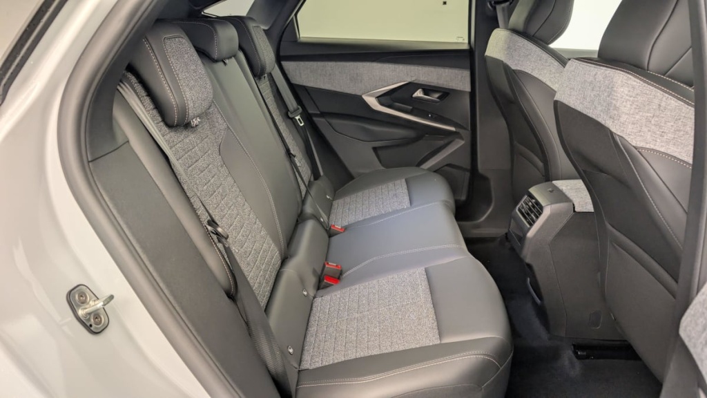 PEUGEOT 3008 Hybrid 145 e-DCS6 Allure - ref: 1-342793 - Photo 10