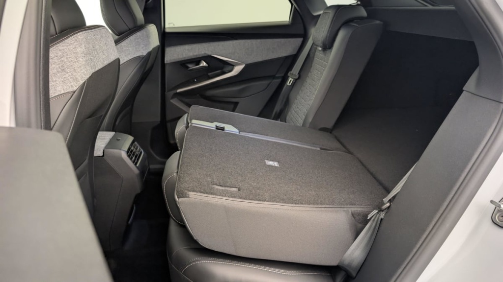 PEUGEOT 3008 Hybrid 145 e-DCS6 Allure - ref: 1-342793 - Photo 12