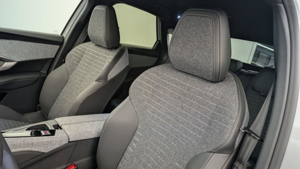 PEUGEOT 3008 Hybrid 145 e-DCS6 Allure - ref: 1-342793 - Photo 16