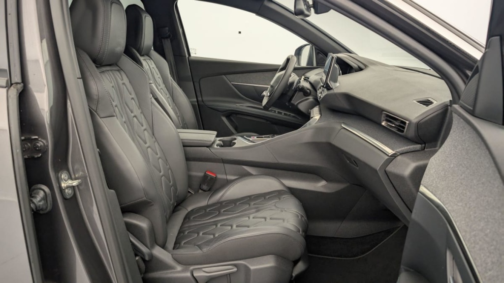 PEUGEOT 3008 Hybrid 136 e-DCS6 Allure Pack - ref: 1-342968 - Photo 9