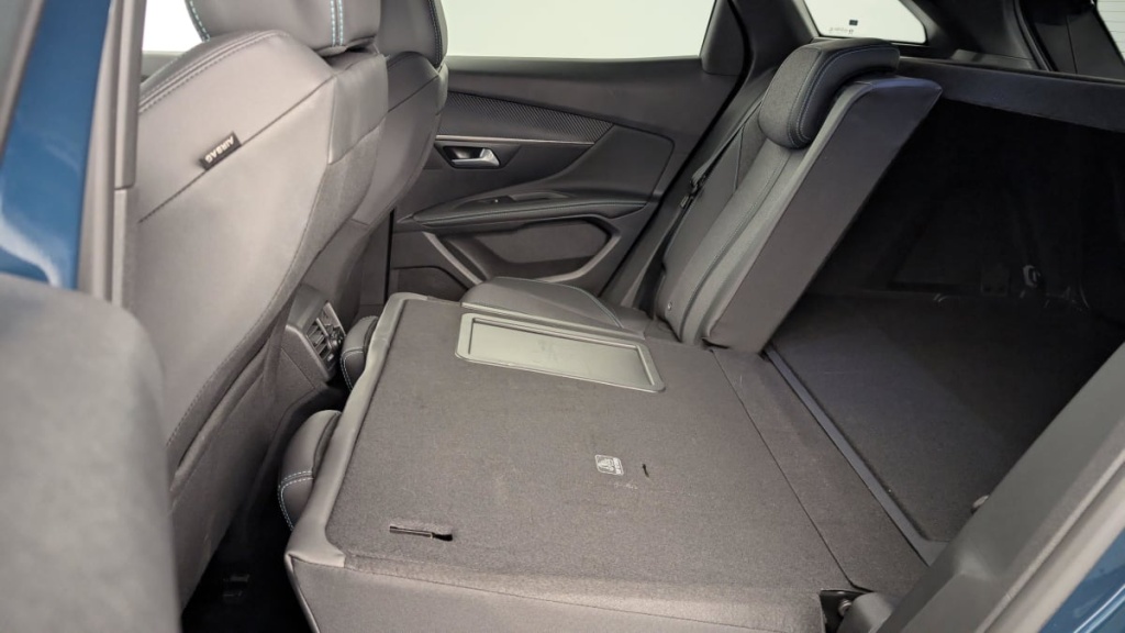 PEUGEOT 3008 Hybrid 136 e-DCS6 Allure Pack - ref: 1-342969 - Photo 12