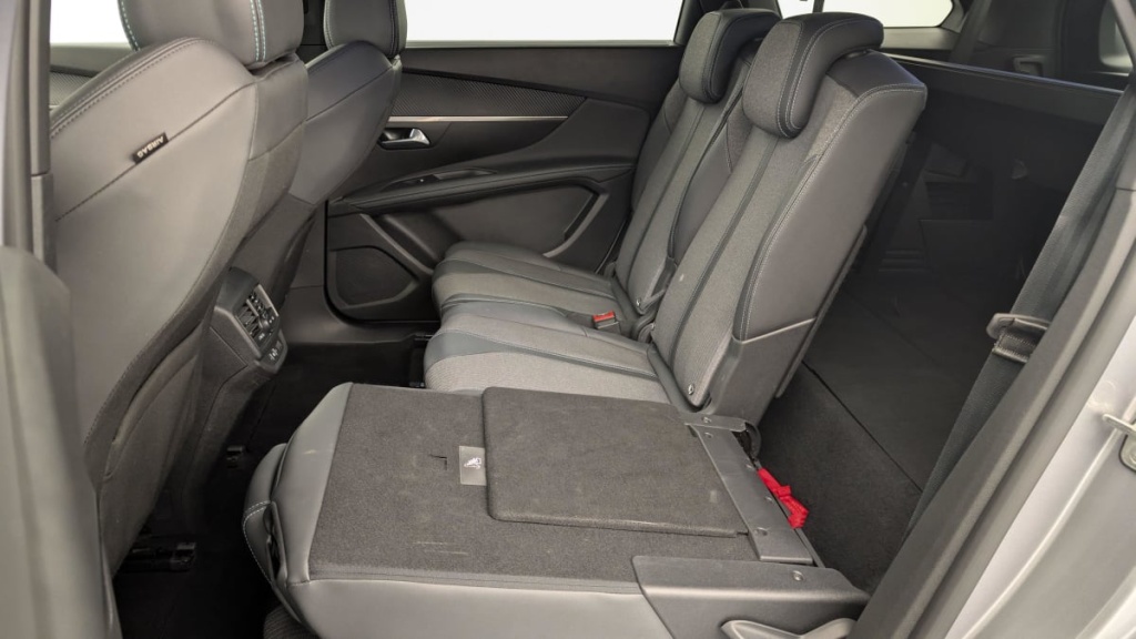 PEUGEOT 5008 PureTech 130ch S S BVM6 Allure Pack - ref: 1-342978 - Photo 12