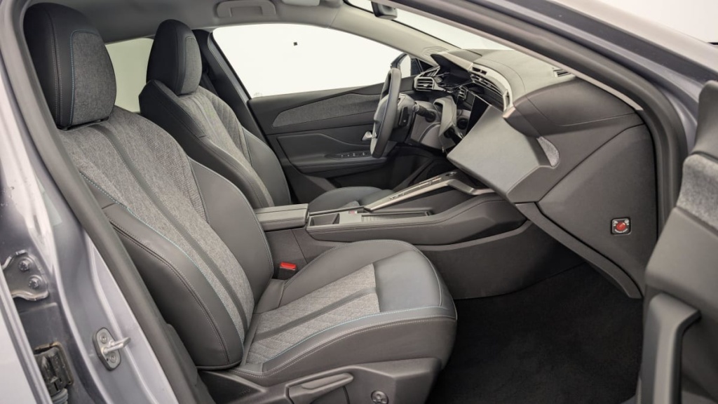 PEUGEOT 408 Hybrid 136 e-DCS6 Allure - ref: 1-343028 - Photo 9