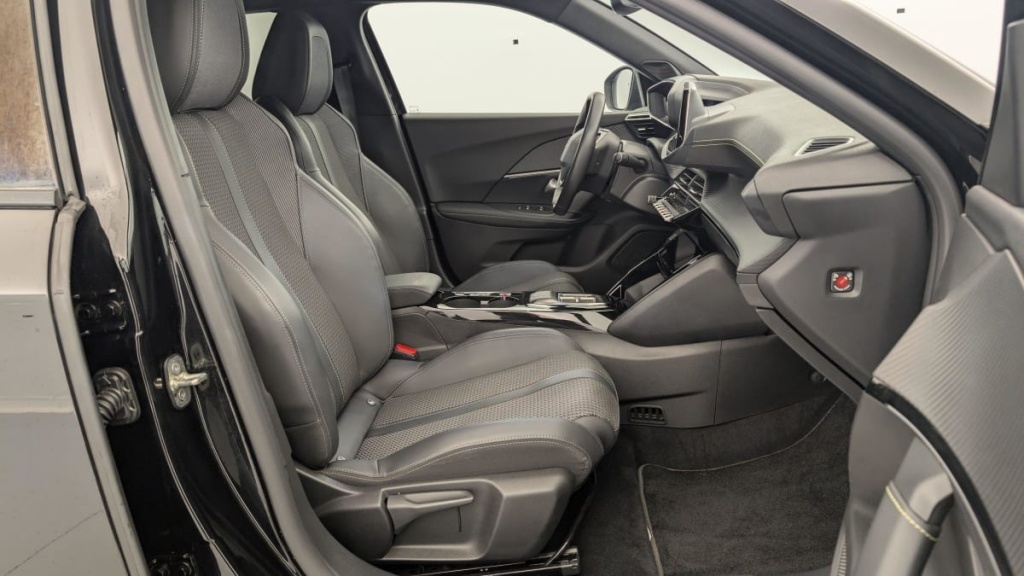PEUGEOT 2008 136 ch GT - ref: 1-343107 - Photo 9