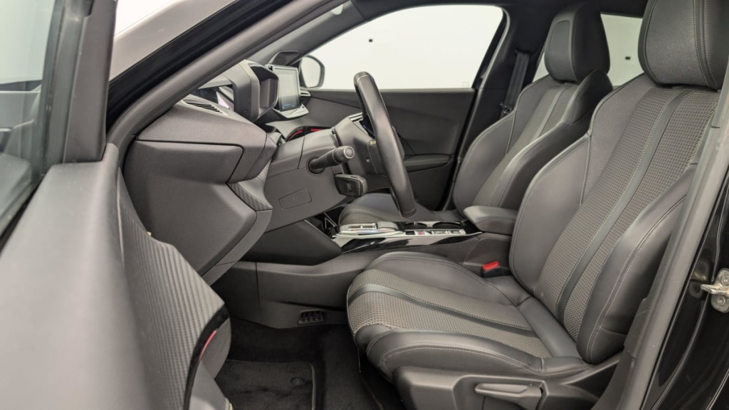 PEUGEOT 2008 136 ch GT - ref: 1-343108 - Photo 16