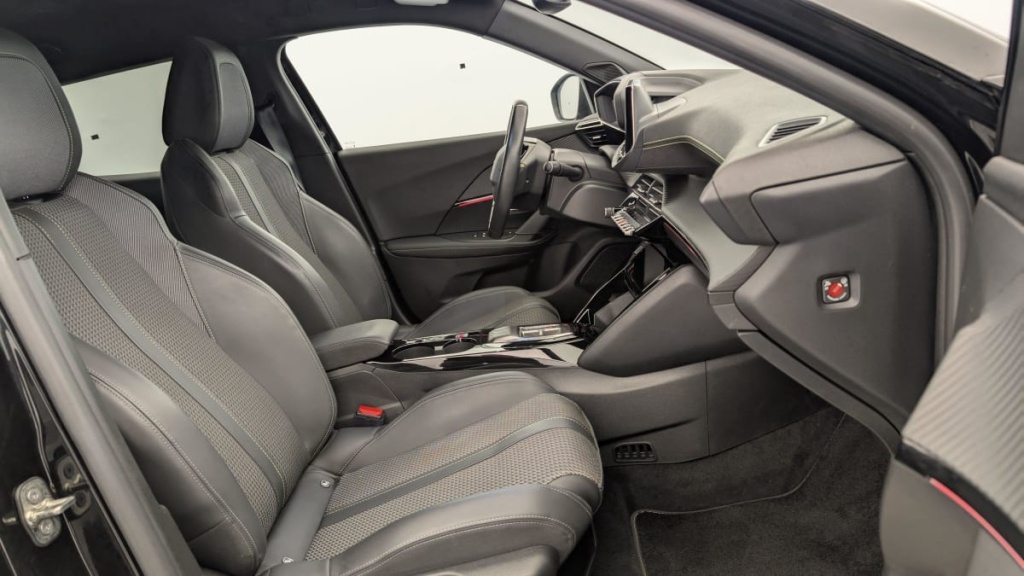 PEUGEOT 2008 136 ch GT - ref: 1-343108 - Photo 9