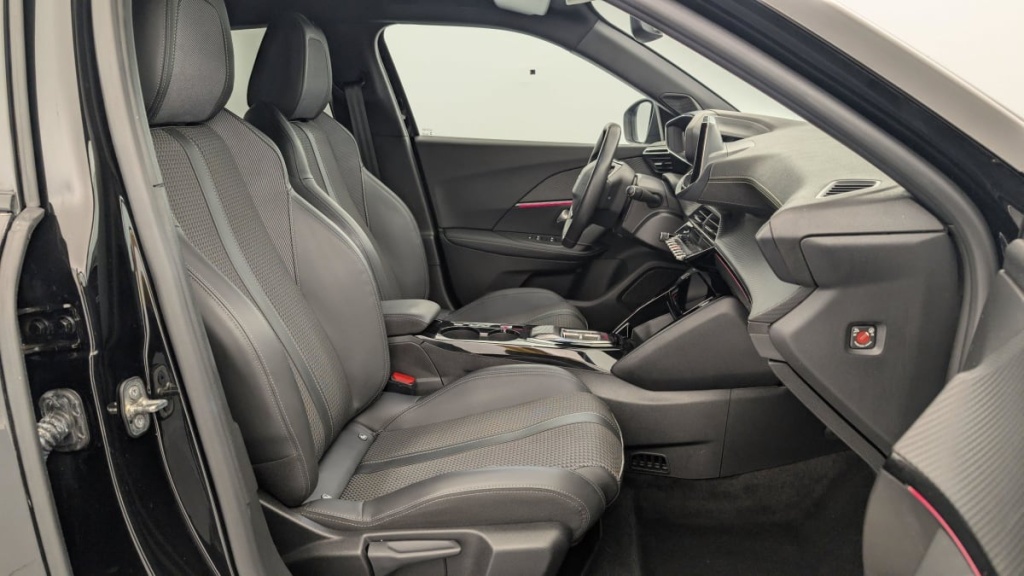 PEUGEOT 2008 136 ch GT - ref: 1-343111 - Photo 9