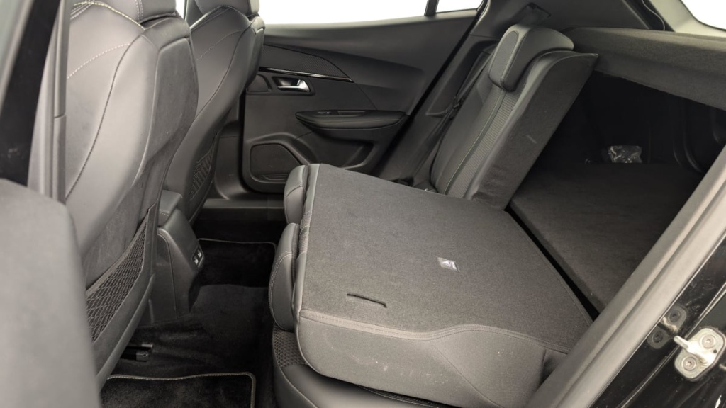PEUGEOT 2008 136 ch GT - ref: 1-343112 - Photo 12