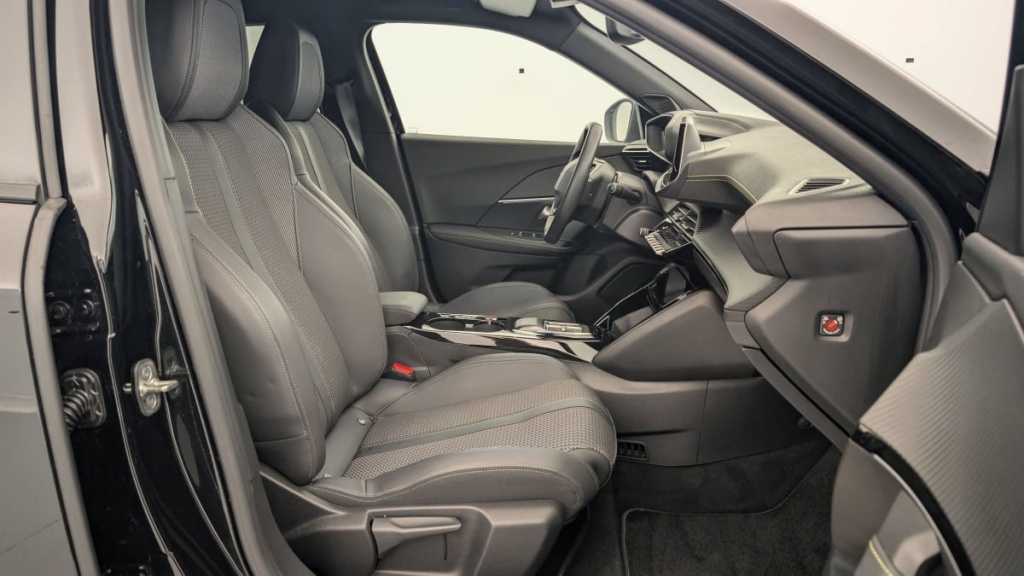 PEUGEOT 2008 ELECTRIQUE 136 ch GT - ref: 1-343114 - Photo 9