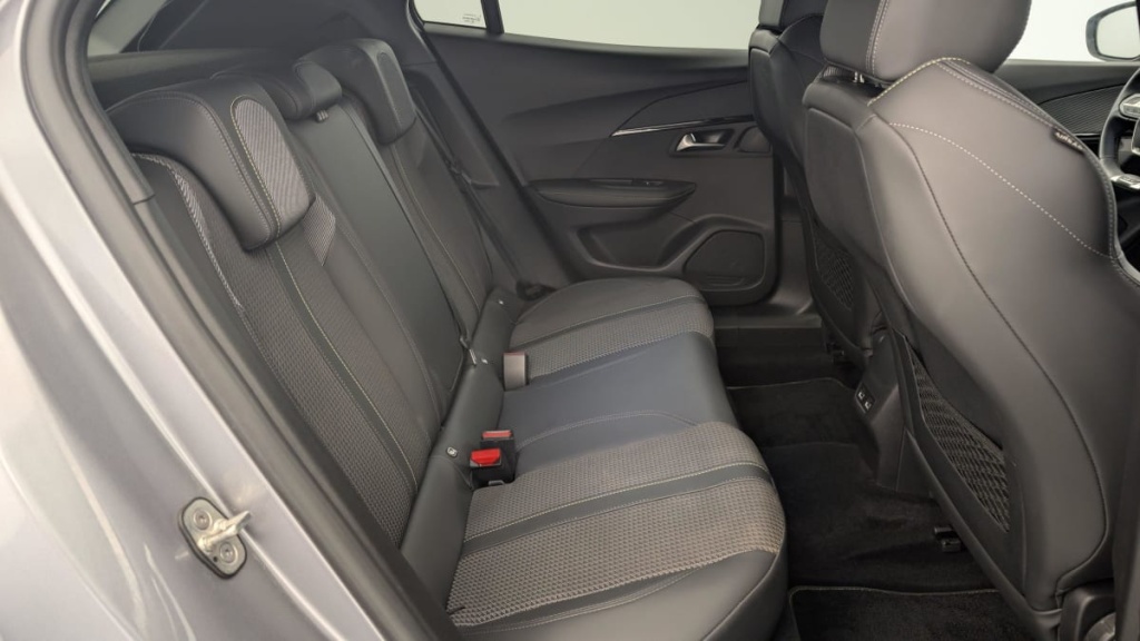 PEUGEOT 2008 ELECTRIQUE 136 ch GT - ref: 1-343119 - Photo 10