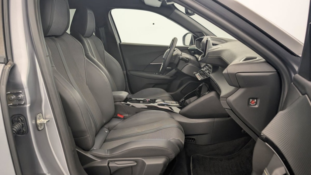 PEUGEOT 2008 ELECTRIQUE 136 ch GT - ref: 1-343119 - Photo 9