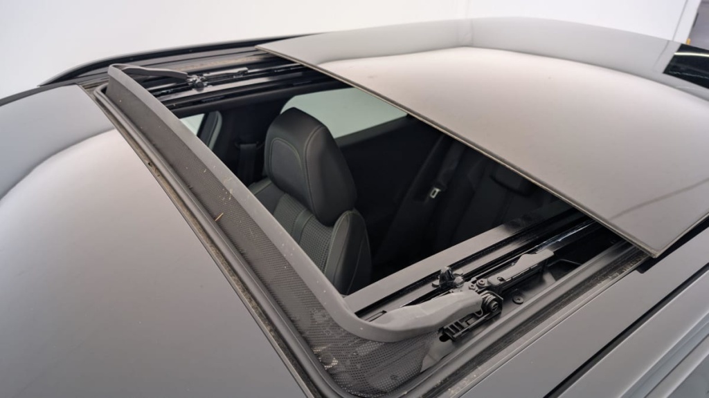 PEUGEOT 2008 ELECTRIQUE 136 ch GT - ref: 1-343120 - Photo 19