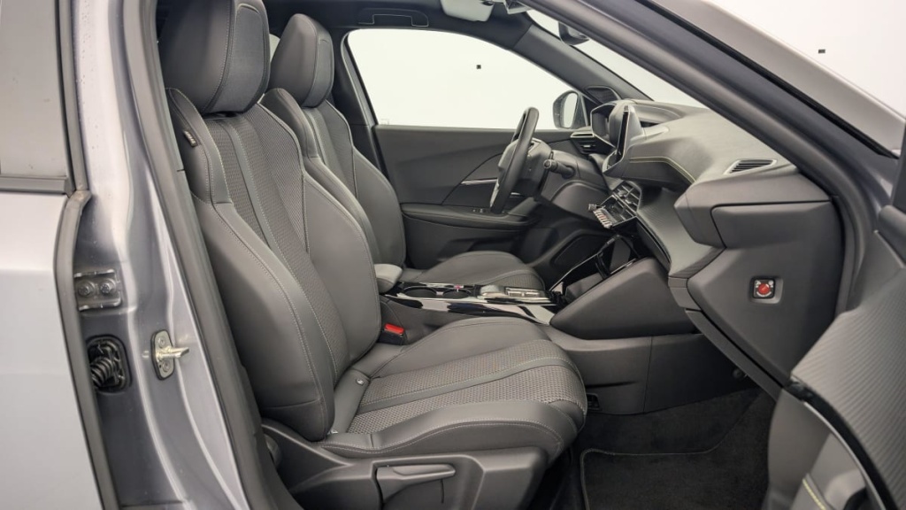 PEUGEOT 2008 ELECTRIQUE 136 ch GT - ref: 1-343120 - Photo 9