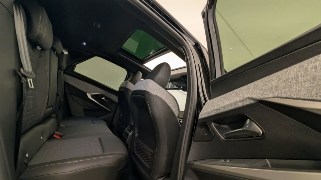 PEUGEOT 3008 Hybrid 145 e-DCS6 GT - ref: 1-343350 - Photo 10