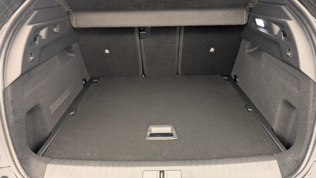 PEUGEOT 3008 Hybrid 145 e-DCS6 GT - ref: 1-343350 - Photo 11