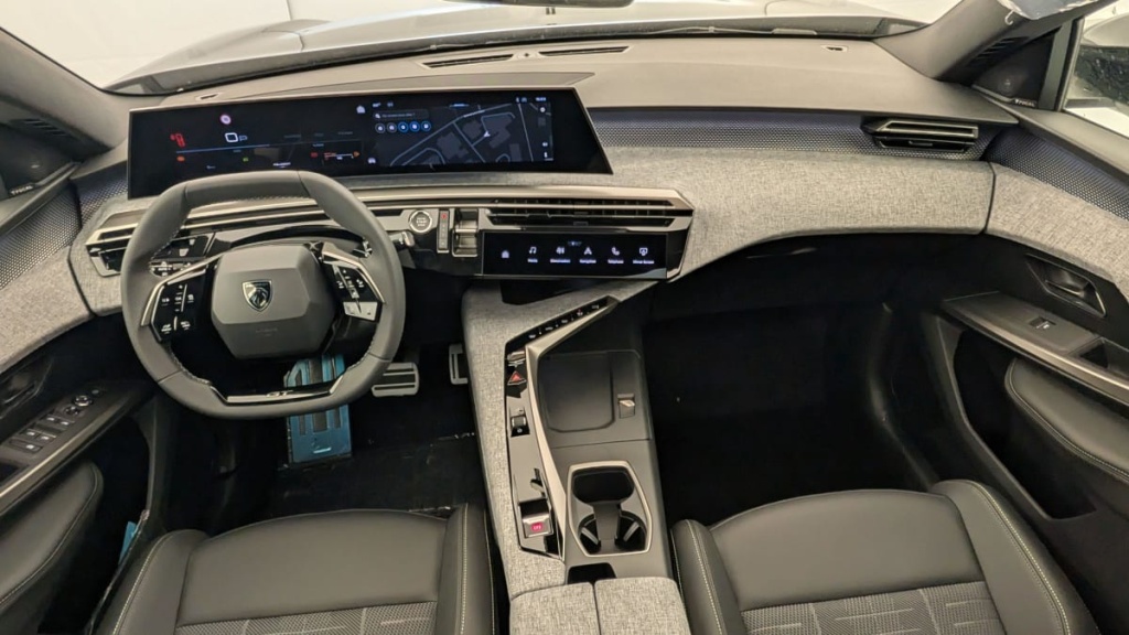 PEUGEOT 3008 Hybrid 145 e-DCS6 GT - ref: 1-343350 - Photo 12