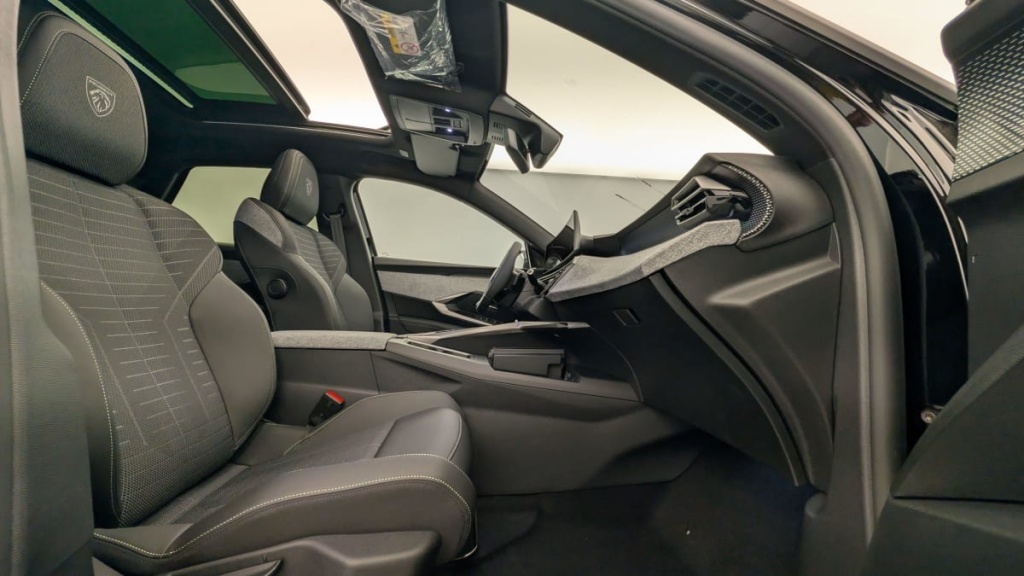 PEUGEOT 3008 Hybrid 145 e-DCS6 GT - ref: 1-343350 - Photo 9