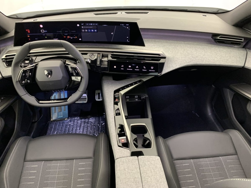 PEUGEOT 3008 Hybrid 145 e-DCS6 GT - ref: 1-343351 - Photo 12