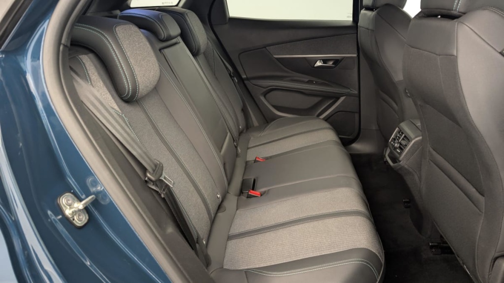 PEUGEOT 3008 PureTech 130ch S S EAT8 Allure Pack - ref: 1-343513 - Photo 10